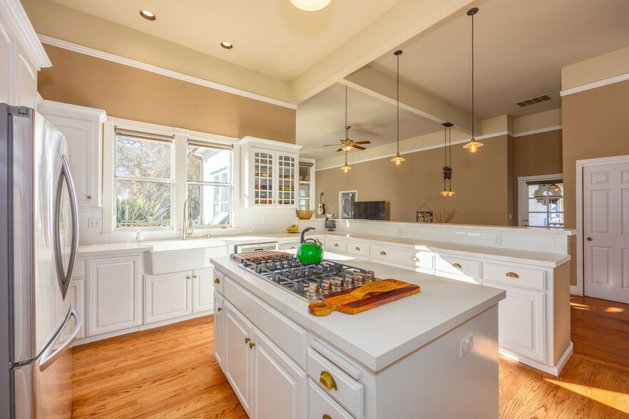 More Photos Of 393 Stage Rd, Pescadero Hospitality For Sale