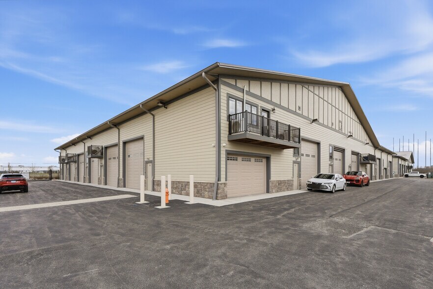 More Photos Of 2112 Ferry Rd, Naperville Warehouse For Sale
