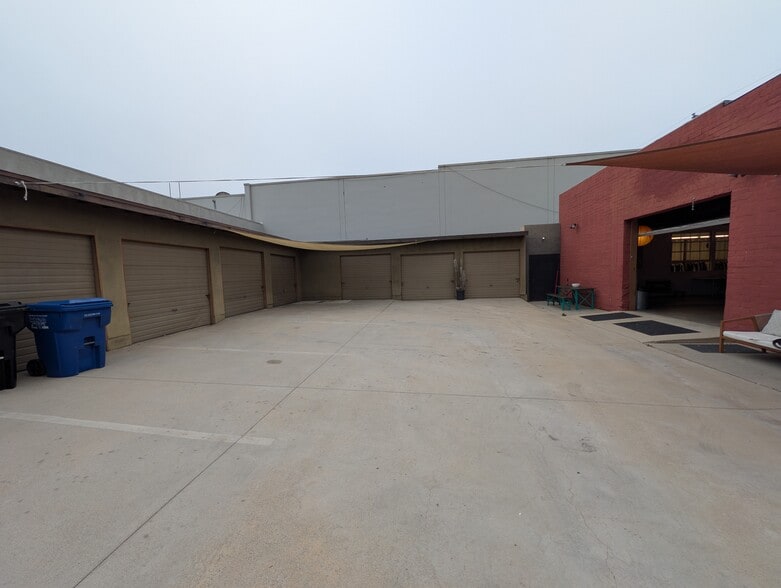 More Photos Of 2240-2246 Fair Park Ave, Los Angeles Showroom For Sale