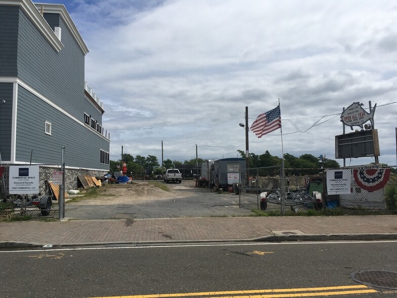 More Photos Of 405 Woodcleft Ave, Freeport Land For Sale