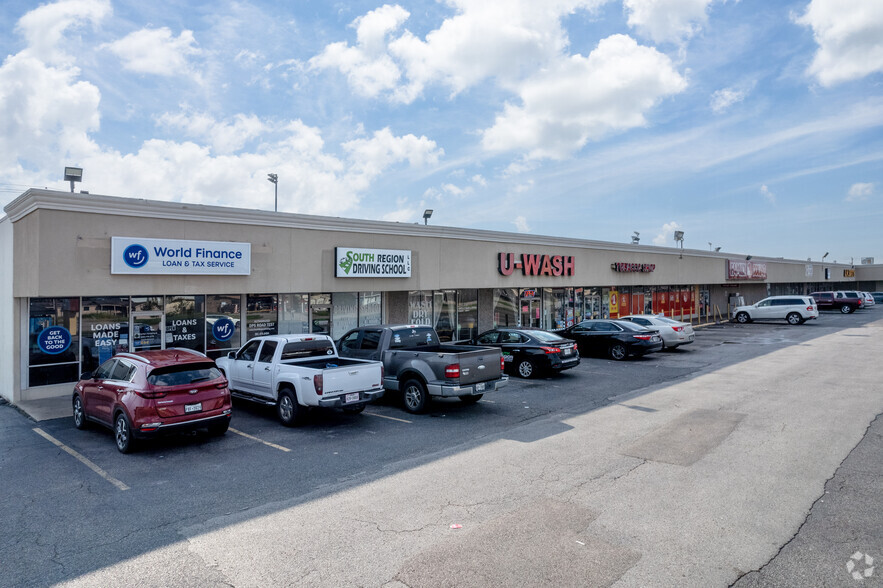 Primary Photo Of 909 S Broadway St, La Porte General Retail For Lease