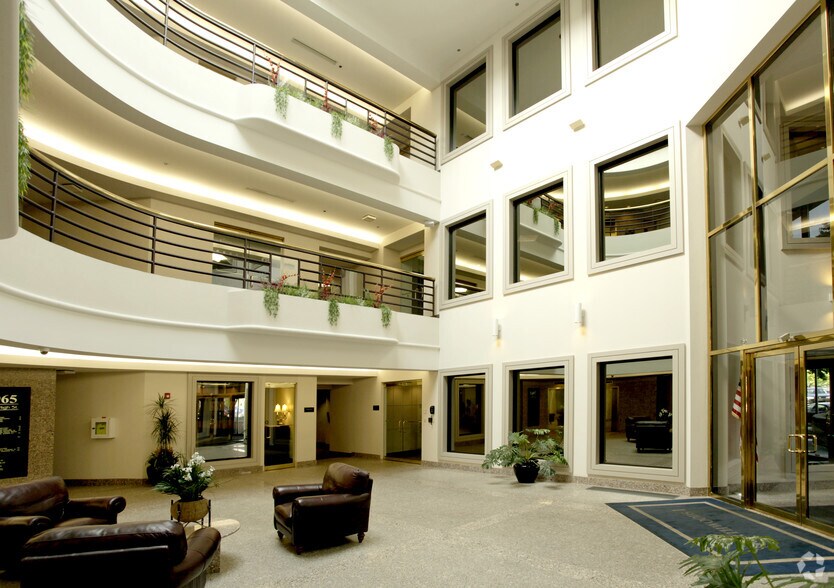 More Photos Of 7965 N High St, Columbus Coworking Space