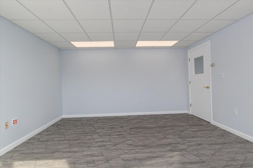 More Photos Of 384 Washington St, Westwood Freestanding For Lease