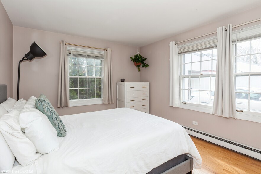 More Photos Of 1621 Ogden Ave, Lisle Office Residential For Sale