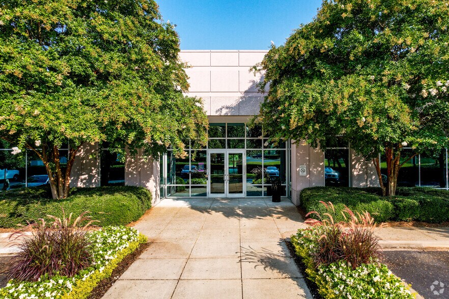 More Photos Of 11215 Rushmore Dr, Charlotte Office For Lease