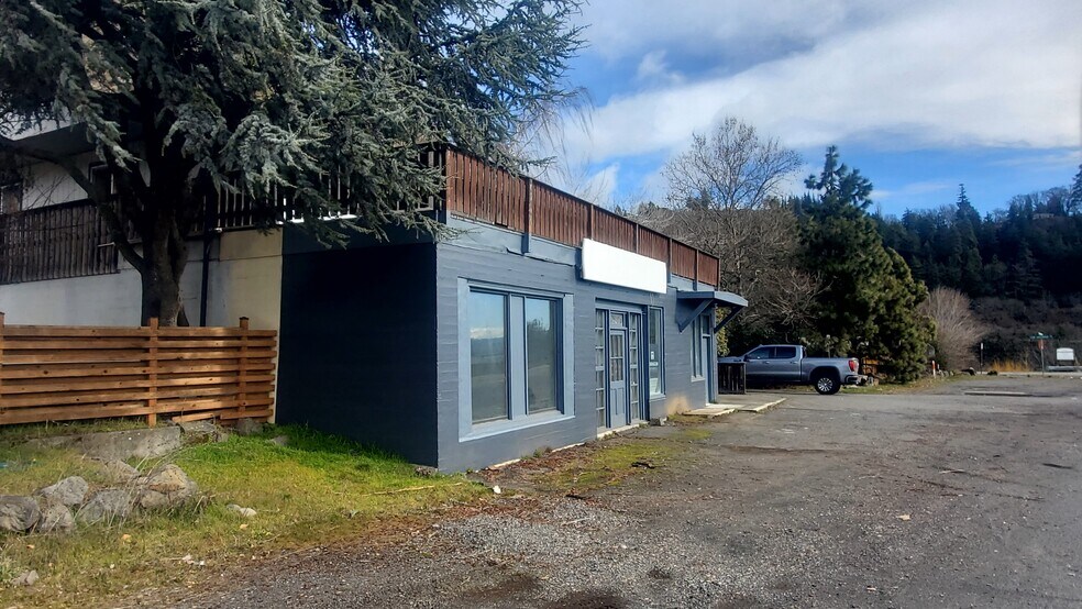 More Photos Of 63281 WA-14, Underwood Flex For Lease