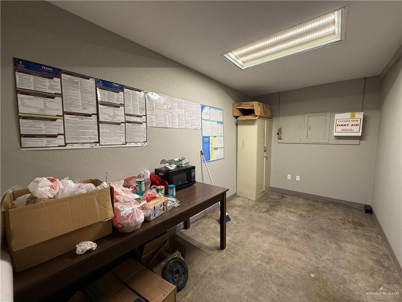 More Photos Of 110 E Expressway 83, La Feria Warehouse For Sale