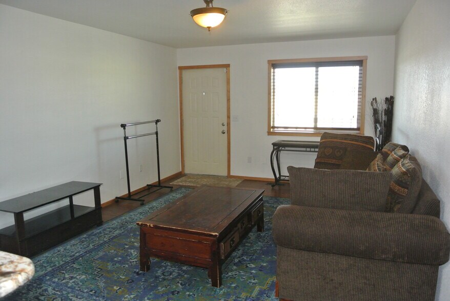 More Photos Of 108 E Hanley Ave, Coeur d'Alene General Retail For Sale