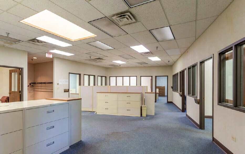More Photos Of 458 Whitfield St, Fayetteville Warehouse For Lease
