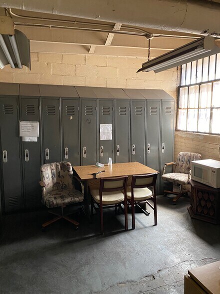 More Photos Of 4435 W Rice St, Chicago Warehouse For Sale