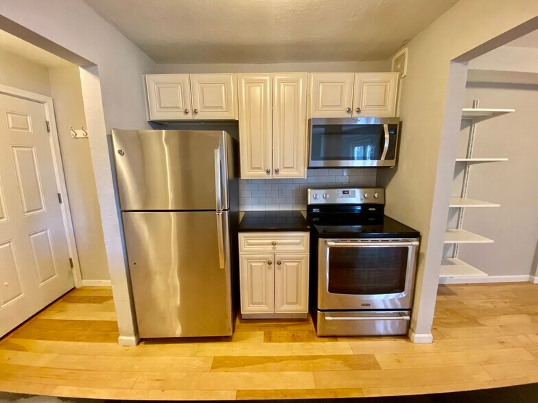 More Photos Of , Minneapolis Multifamily For Sale