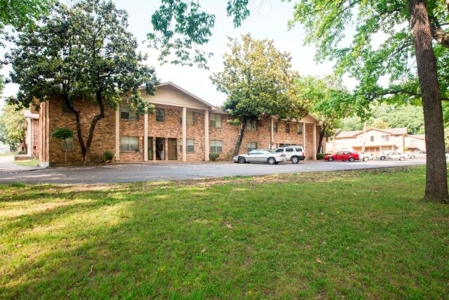 More Photos Of 3081 St. Charles Dr, Memphis Apartments For Sale