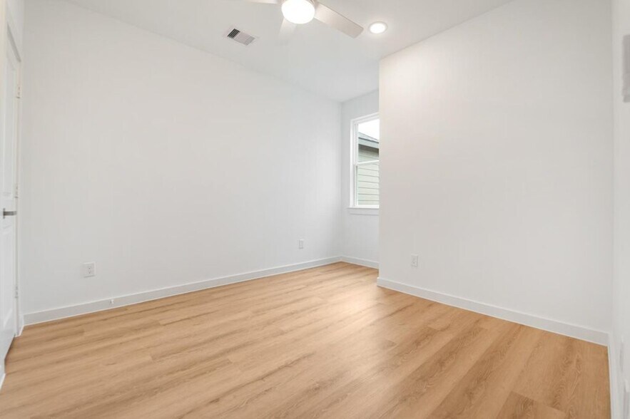 More Photos Of 7118 Eastwood st, Houston Multifamily For Sale