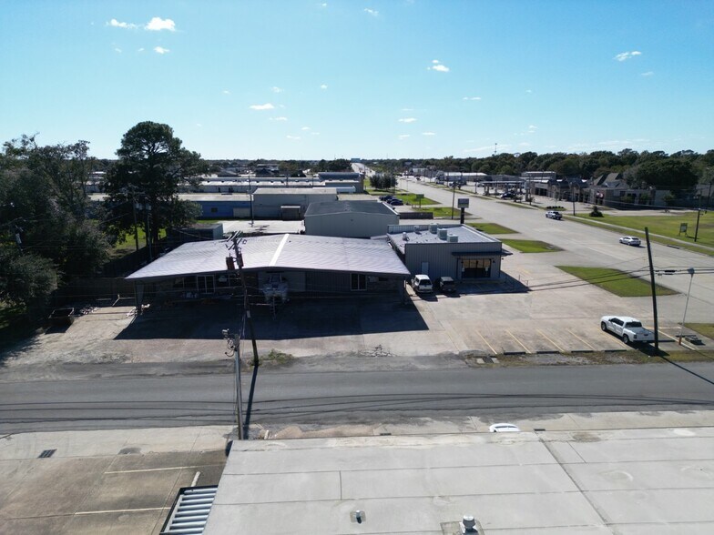 More Photos Of 2701 Nall St, Port Neches General Retail For Sale