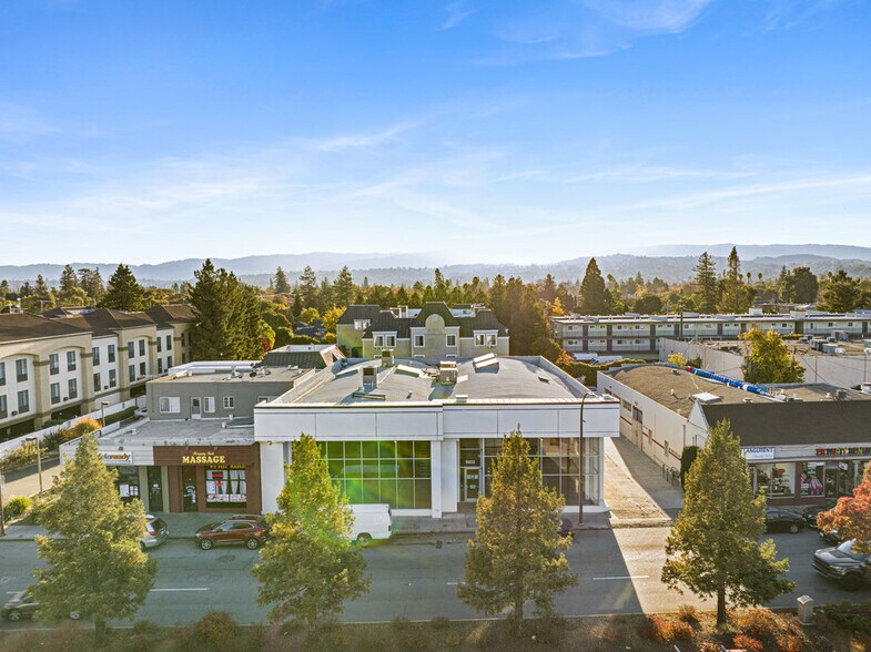 More Photos Of 1802-1808 El Camino Real, Redwood City General Retail For Lease