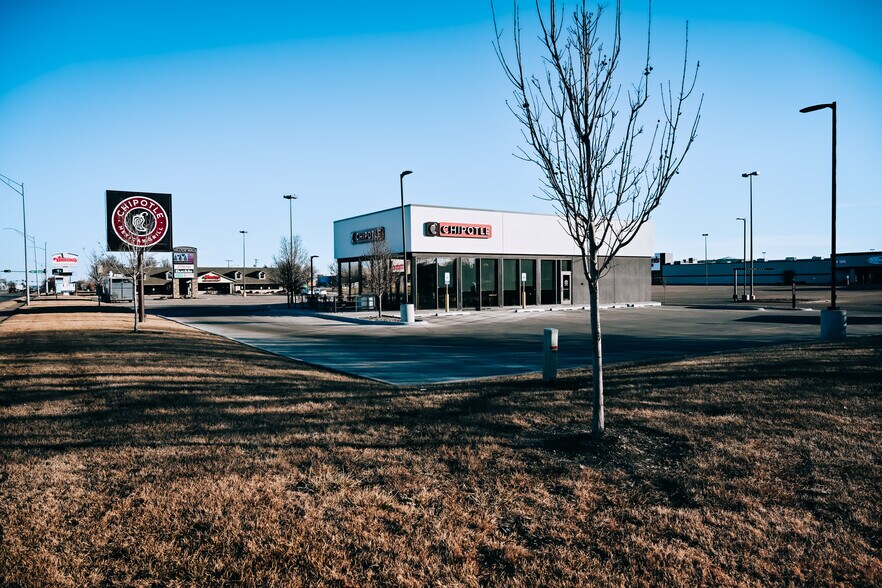 More Photos Of 5001 N 2nd Ave, Kearney Freestanding For Sale