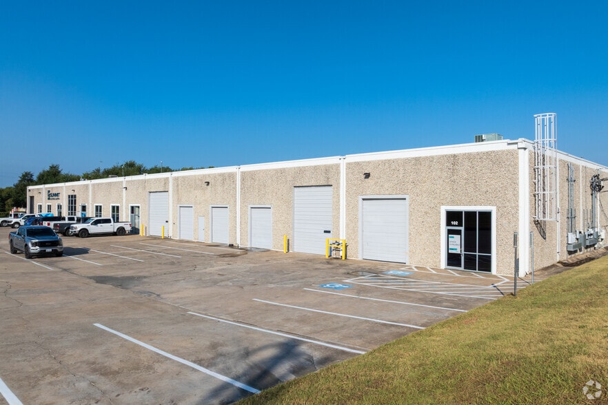 More Photos Of 9416 Neils Thompson Dr, Austin Unknown For Lease