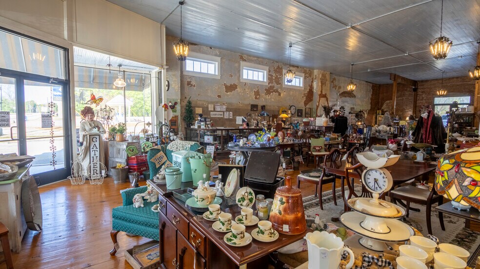 More Photos Of 18109 Main St, Woodbury Storefront Retail Office For Sale