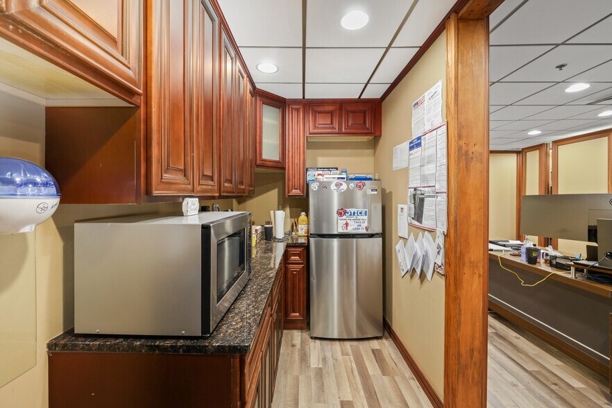 More Photos Of 233 E Bay St, Jacksonville Office For Sale