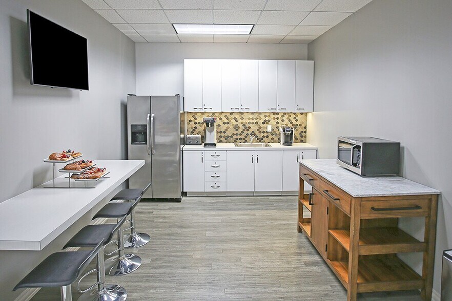 More Photos Of 7700 Irvine Center Dr, Irvine Coworking Space