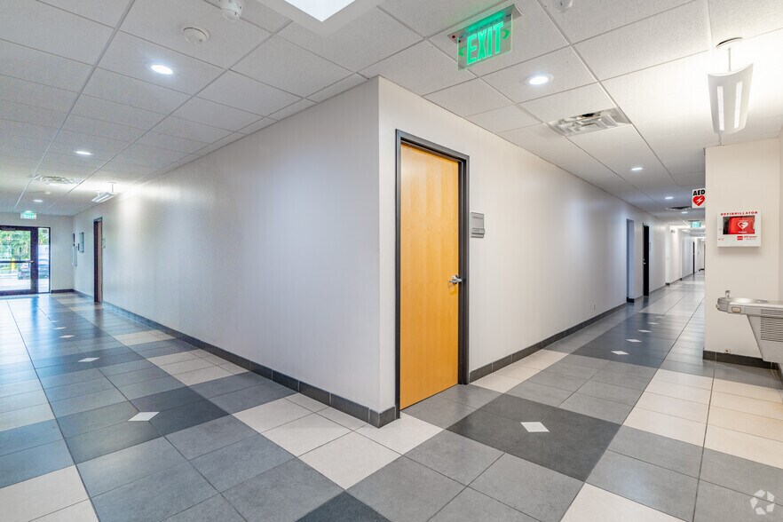 More Photos Of 541 S State Road 7, Margate Unknown For Lease