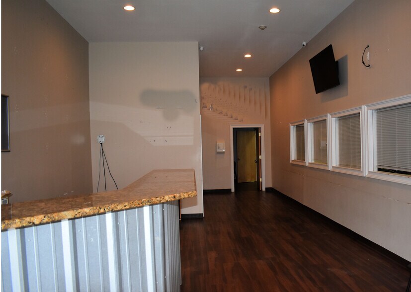 More Photos Of 24 Holt Dr, Stony Point Self Storage For Lease