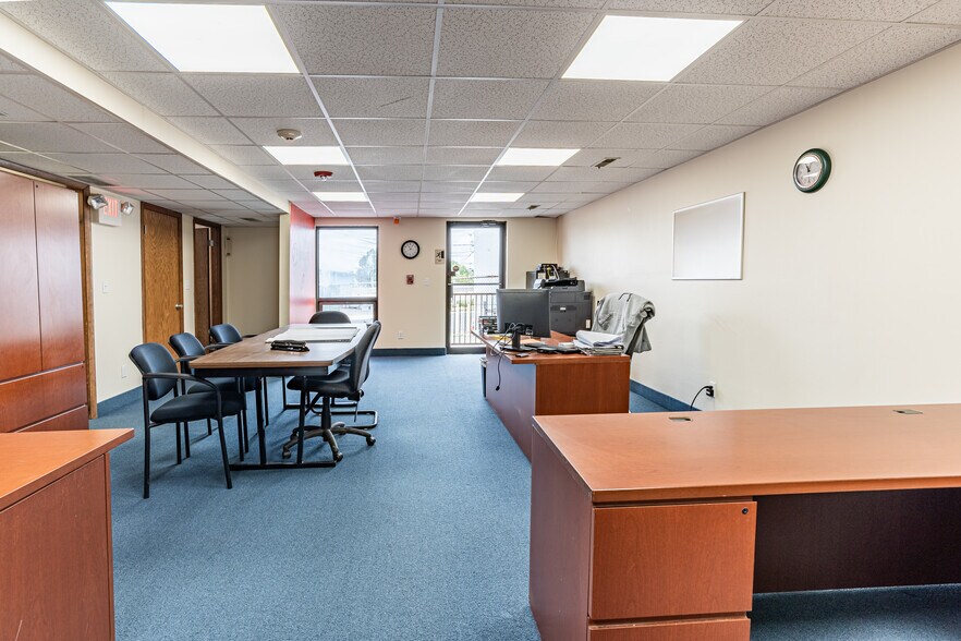 More Photos Of 55 Jefferson Blvd, Warwick Office For Sale