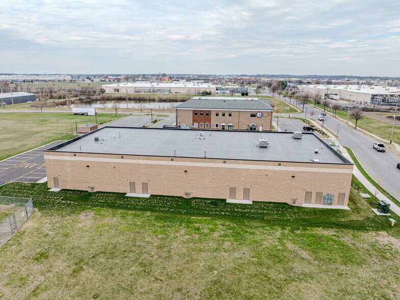 More Photos Of 410 Diamond State Blvd, Middletown Light Distribution For Lease