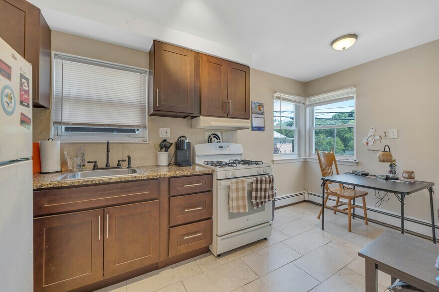 More Photos Of 161 S Pearl St, Pearl River Apartments For Sale