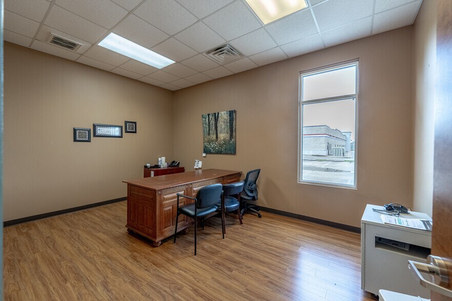 More Photos Of 6507 Coliseum Blvd, Alexandria Medical For Lease