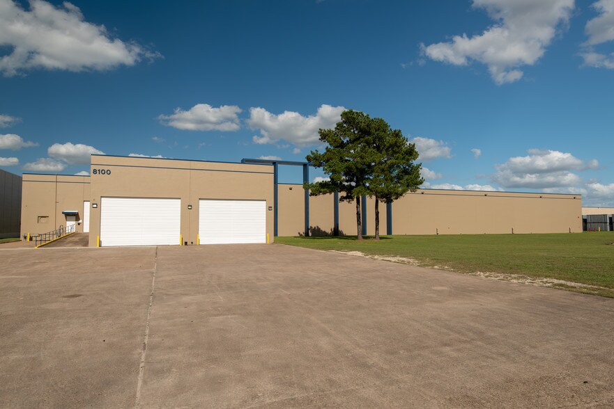 More Photos Of 8100 Kempwood Dr, Houston Manufacturing For Lease
