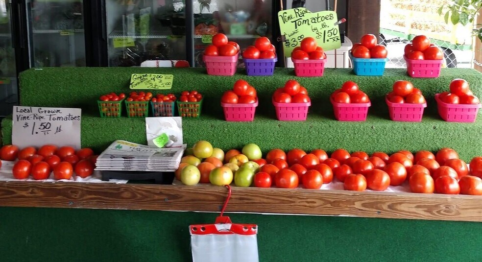 More Photos Of 1327 S Bay St, Eustis Freestanding For Lease