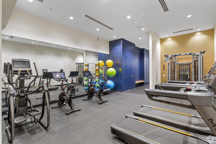 More Photos Of 319 Clematis St, West Palm Beach Office For Lease