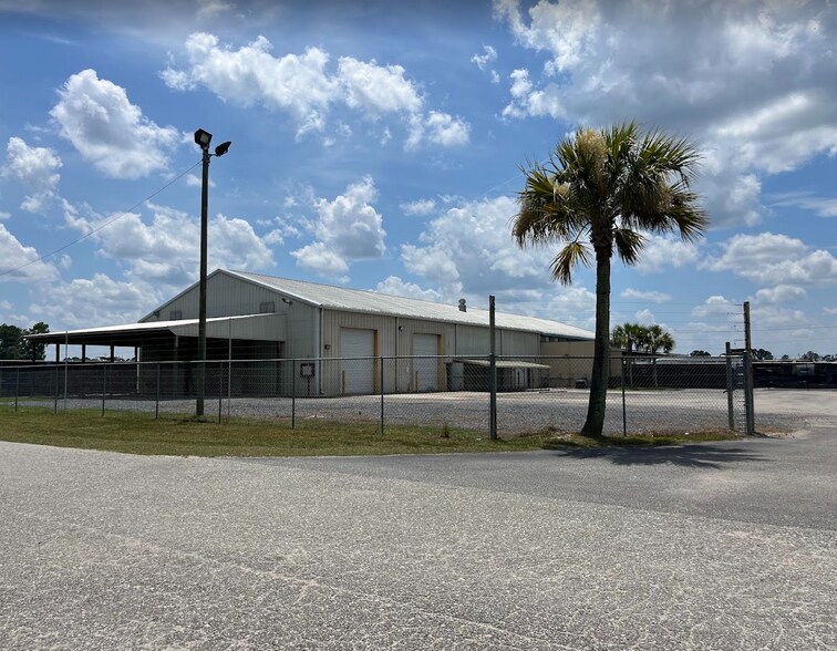 More Photos Of 2700 Highway 52, Moncks Corner Showroom For Lease