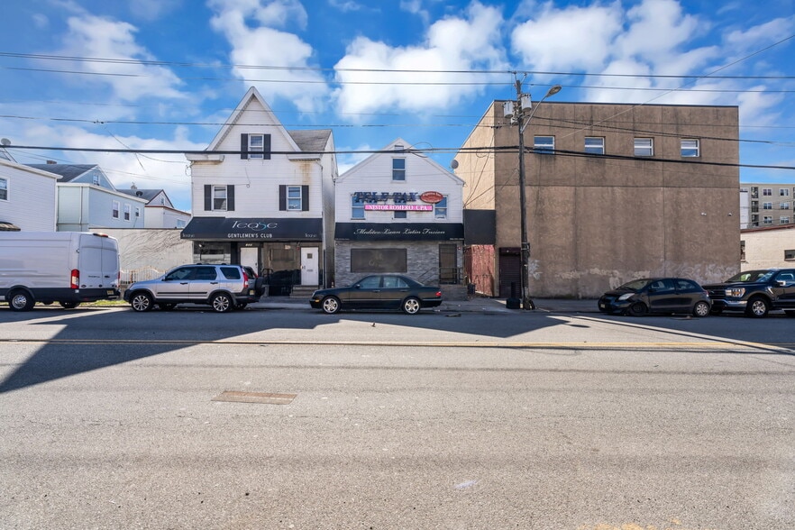 More Photos Of 166 Getty Ave, Paterson Restaurant For Lease