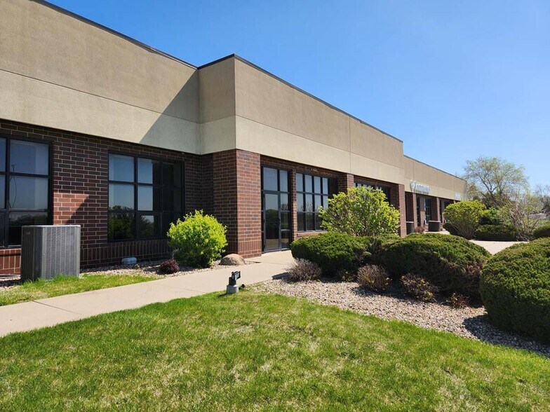 More Photos Of 5005 Bowling St SW, Cedar Rapids Loft Creative Space For Sale