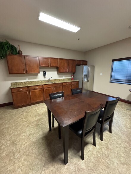 More Photos Of 1000 Hedstrom Dr, Ashland Warehouse For Lease