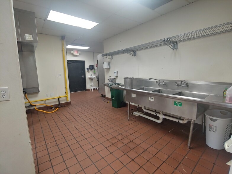 More Photos Of 1322 National Hwy, Thomasville Restaurant For Sale