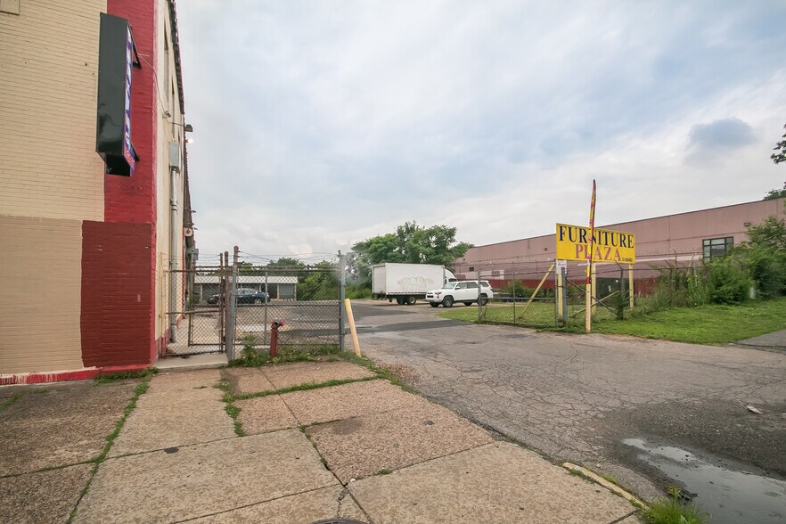 More Photos Of 432 W Allegheny Ave, Philadelphia Warehouse For Sale