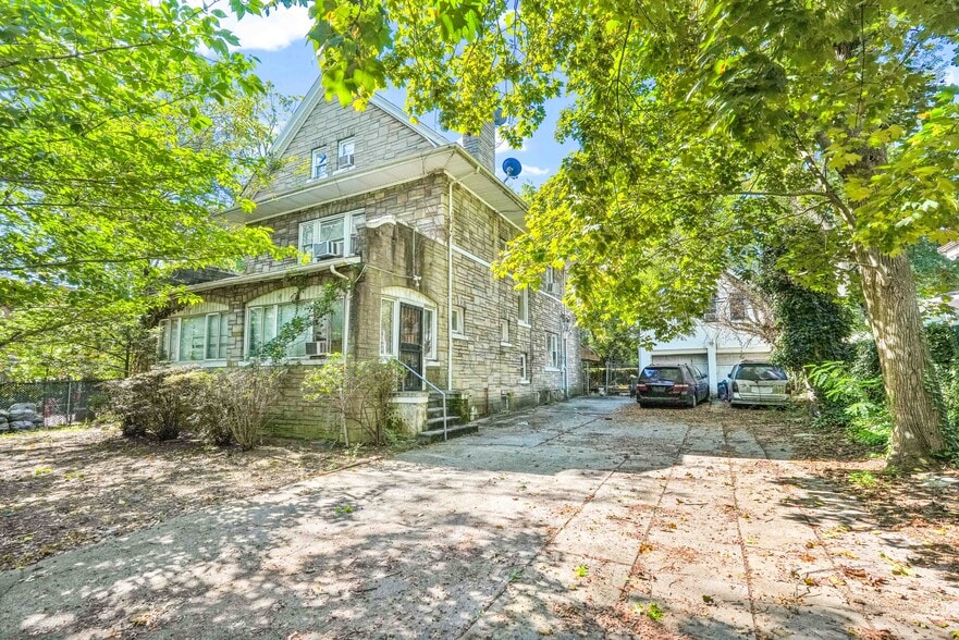 More Photos Of 8126 Austin St, Kew Gardens Land For Sale