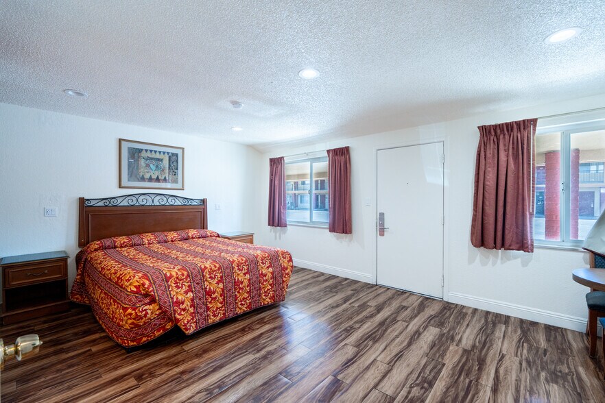 More Photos Of 9515 Folsom Blvd, Sacramento Hotel For Sale