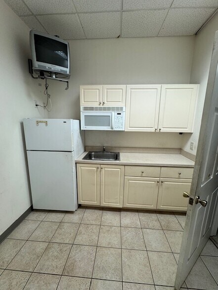 More Photos Of 1917 US Highway 27 N, Sebring Storefront For Sale