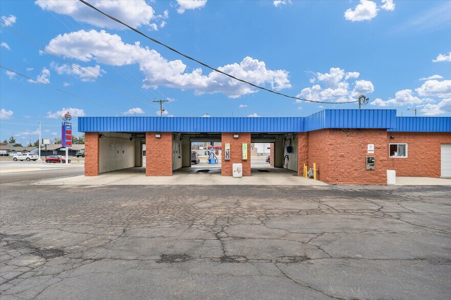 More Photos Of 110 W Lincoln Ave, Charleston Carwash For Sale
