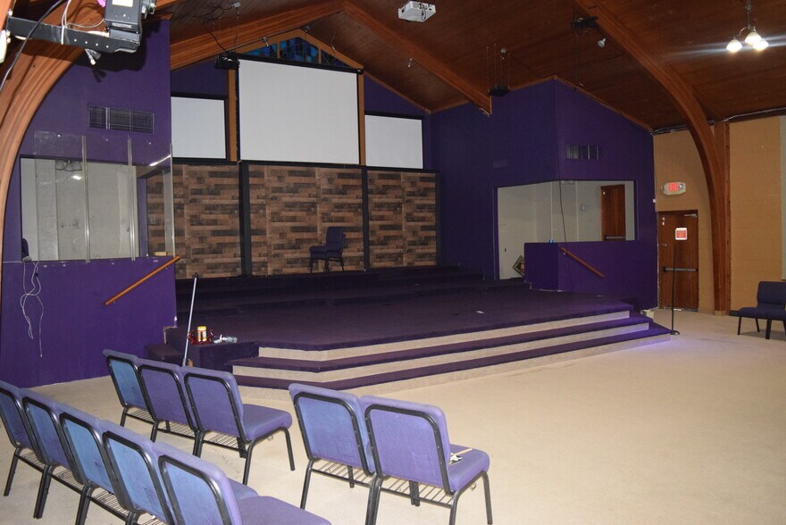 More Photos Of 3171 Signal St, Memphis Specialty For Sale