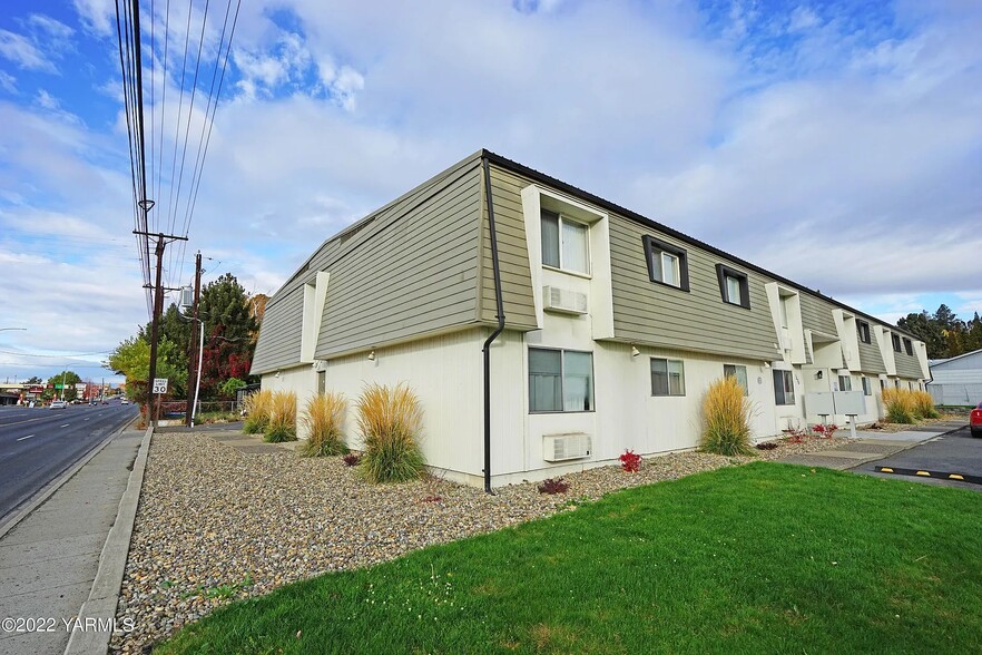 More Photos Of 1020 S 20th Ave, Yakima Apartments For Sale