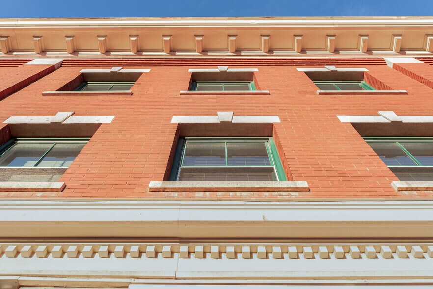 More Photos Of 10601 97th St NW, Edmonton Apartments For Sale