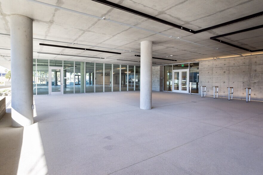 More Photos Of 5950 W Jefferson Blvd, Los Angeles Office For Sale