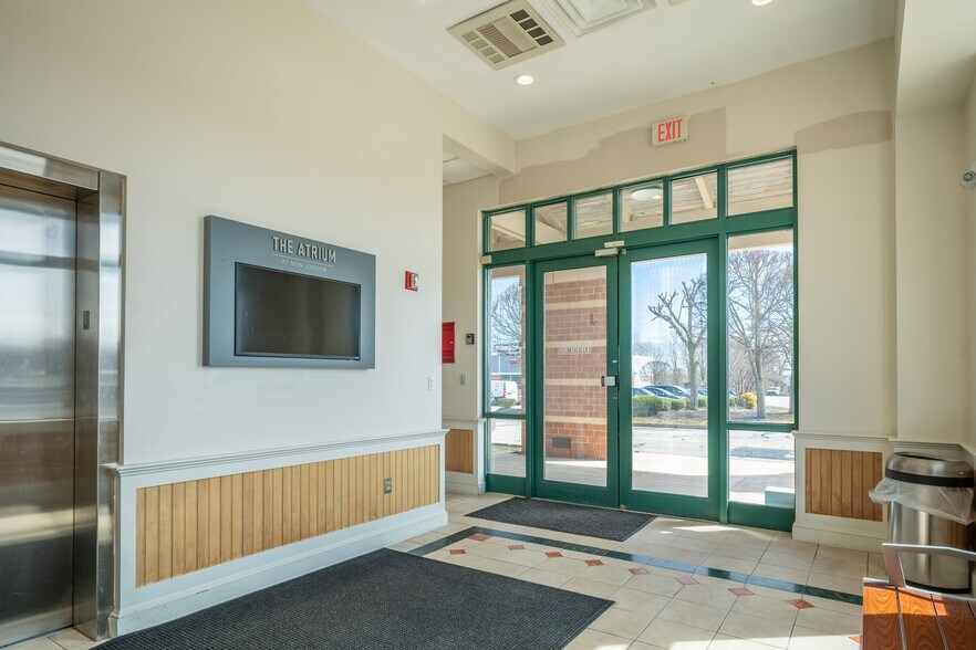 More Photos Of 351 N Frontage Rd, New London Unknown For Lease