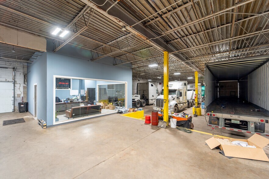 More Photos Of 255 E 167th St, Harvey Distribution For Lease