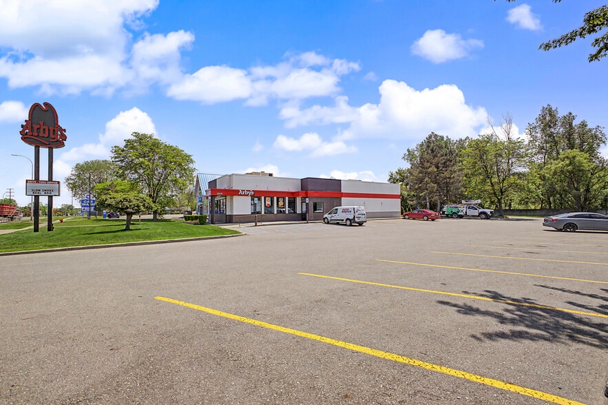 More Photos Of 27277 Eureka Rd, Taylor Fast Food For Sale